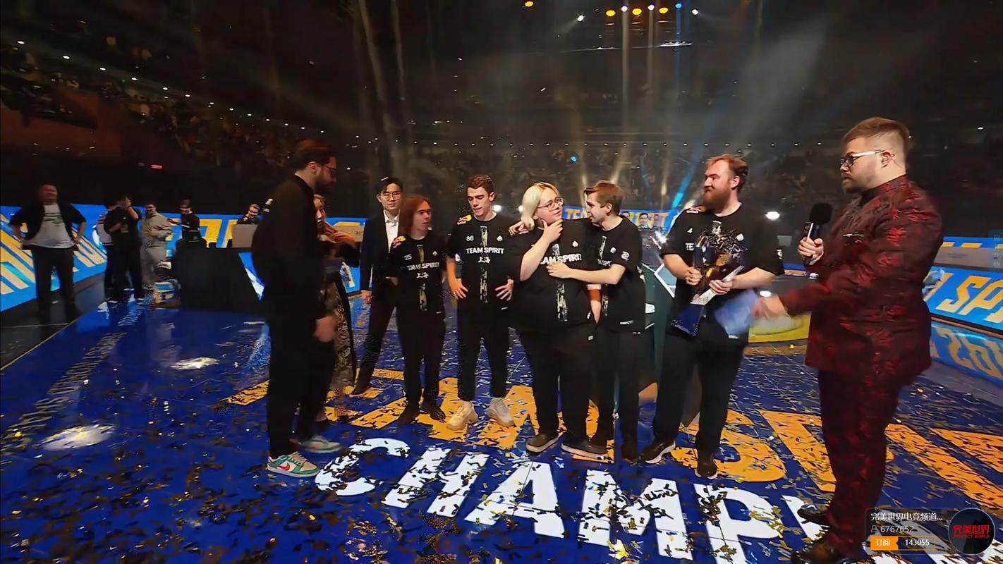 Theshy微博晒照：感谢大家昨天祝贺我的出道纪念日