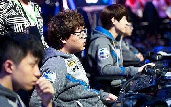 CSGO战队世界排名更新，A队居然爬上第三！